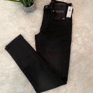 🎉HP🎉 Banana Republic Black Wash Mid-Rise Skinny Ankle Jeans